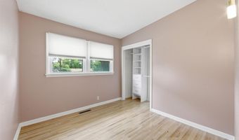5919 Memphis St, Bel Aire, KS 67220