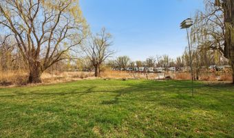 27884 W Riverside Dr, Antioch, IL 60002