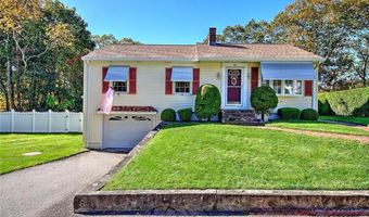 98 Iroquois Rd, Cumberland, RI 02864
