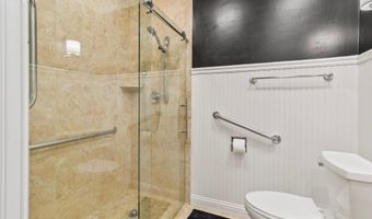 916 Midway Dr, Auburn, IN 46706