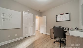 2823 Whiting Ave, Charlotte, NC 28205