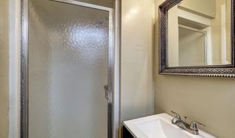 5704 RADNOR Ct, Bethesda, MD 20817