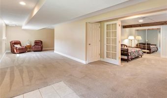 638 Oak Springs Trail Dr, Ballwin, MO 63021
