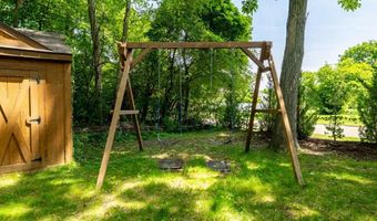 3665 Frederick Dr, Ann Arbor, MI 48105