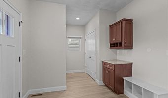 15 Morningside Dr, North Kingstown, RI 02852
