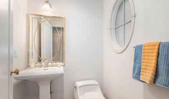 140 Ashley Mews Dr, Ann Arbor, MI 48104