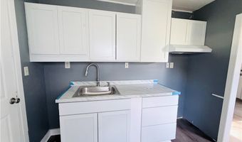 978 Kelly Ave, Akron, OH 44306
