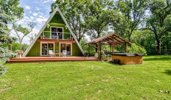 532 W Riverside Rd, Ames, IA 50010