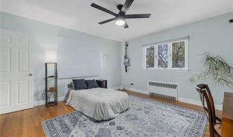 120 Bretton Woods Dr, Cranston, RI 02920