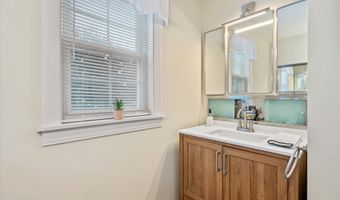 201 Clyde Rd, Bangor, ME 04401