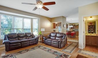 420 April Oaks Ct, Ballwin, MO 63021