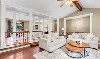 1431 Dietrich Oaks Dr, Ballwin, MO 63021