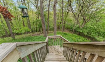 635 Oakview Dr, Algonquin, IL 60102