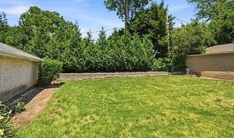 152 Nassau Dr, Albertson, NY 11507
