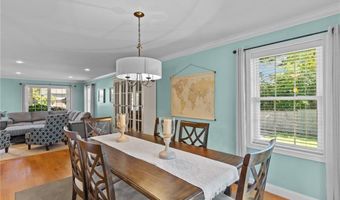 55 Vine St, East Greenwich, RI 02818