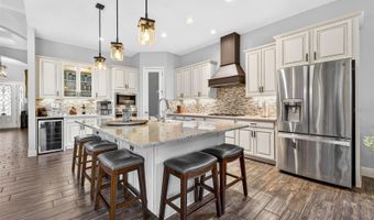 6104 SHADOWLAKE Dr, Apollo Beach, FL 33572