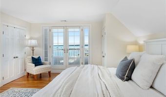 591 Ocean Ave, Newport, RI 02840