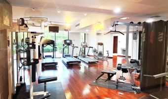 3300 NE 191st St 1207, Aventura, FL 33180