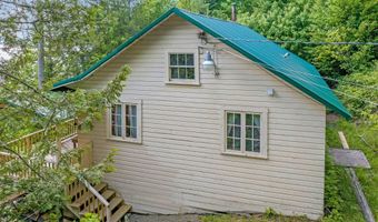 1048 Cottage Rd, Averill, VT 05903