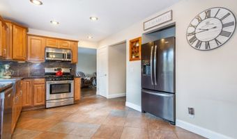 312 Mountainside Dr, Alloway, NJ 07422