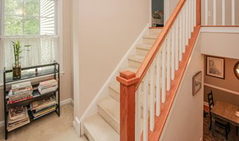 6 Lawrence Ave 6, Danbury, CT 06810
