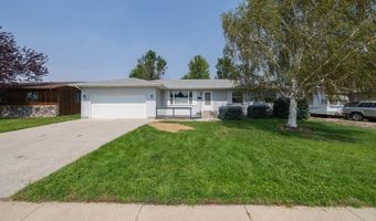 925 River View Dr, Cody, WY 82414