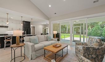24 Alumni Rd, Beaufort, SC 29907
