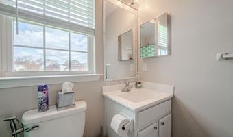 121 WYNNEFIELD Rd, Bear, DE 19701