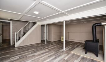 859 Moberg Rd, Becket, MA 01223