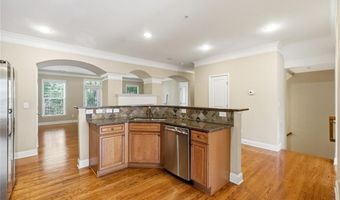 9040 Woodland Trl, Alpharetta, GA 30009