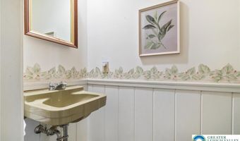 2892 Edgemont Dr, Allentown, PA 18103