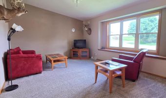 207 2nd Ave NW, Altura, MN 55910