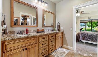319 Clear Lake Ln, Buhl, ID 83316