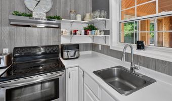 61 Sunny Hollow Pl, Bangor, ME 04401