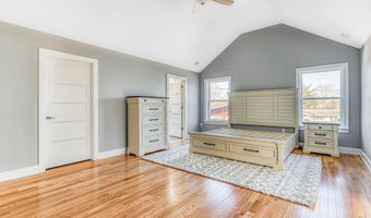 2 Railroad Ave, Bayville, NJ 08721