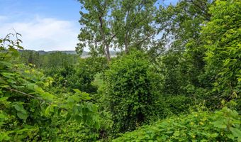 226 Manhattan Dr, Burlington, VT 05401