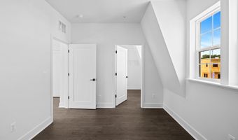 2550 FARMSTEAD Dr, Rockville, MD 20850
