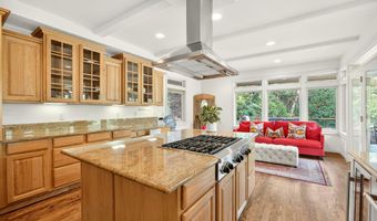 545 Ashland Creek Dr, Ashland, OR 97520