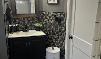 4 Trueworthy Ave, Augusta, ME 04330