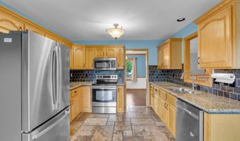 4566 Westlake Ct, Bel Aire, KS 67220