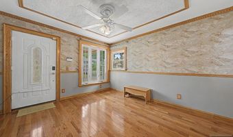 92 Blauvelt Ave, Bergenfield, NJ 07621