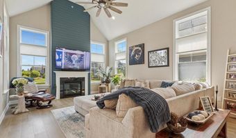821 GREENWICH Dr, Ambler, PA 19002
