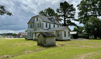 207 N 5th St, Aurora, NC 27806