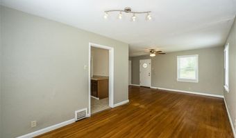 7040 Rhodes Ave, Affton, MO 63123