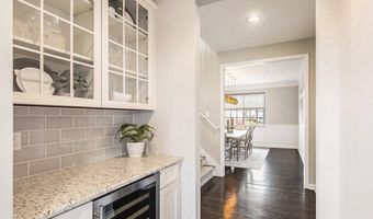 864 Gallery Ln, Ann Arbor, MI 48103