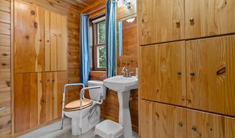 6544 Mohawk Rd, Allenton, WI 53002