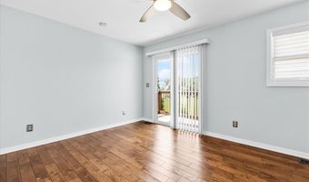 18 Woodland Hills Ct, Alton, IL 62002