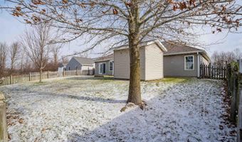 2201 Glen Hollow Dr, Auburn, IN 46706