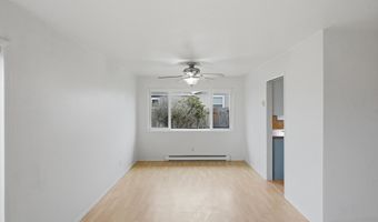 835 12TH St, Bandon, OR 97411