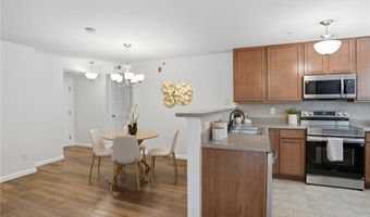 9744 Bexley Station Dr 8F, Affton, MO 63123